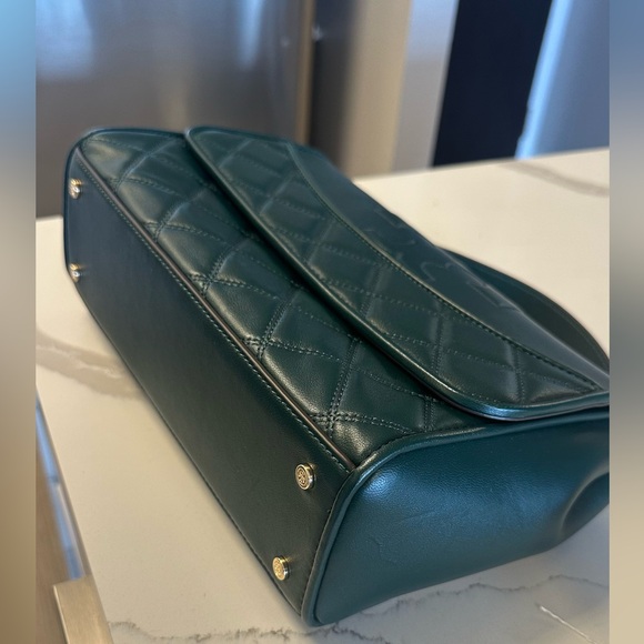 Like new, Tory Burch Savannah top handle / shoulder strap emerald green leather - Picture 4 of 8